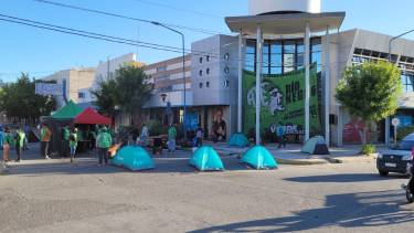 La concentración de ATE duró hasta el mediodía. Foto gentileza