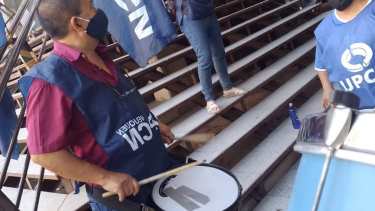La semana pasada, los trabajadores de UPCN también se manifestaron en las puertas del ISSN. (Gentileza).-