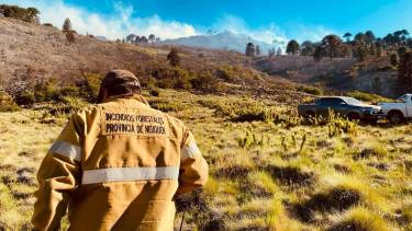 El incendio comenzó hace más de una semana , a 300 kilómetros de distancia. (Foto municipalidad Aluminé).-