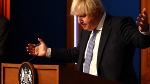 Boris Johnson, en medio de un escándalo por una supuesta fiesta de Navidad durante la cuarentena