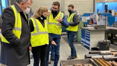 El intendente Gustavo Gennuso viajó a Francia e Italia semanas atrás para recorrer empresas proveedores del cerro Catedral. Gentileza