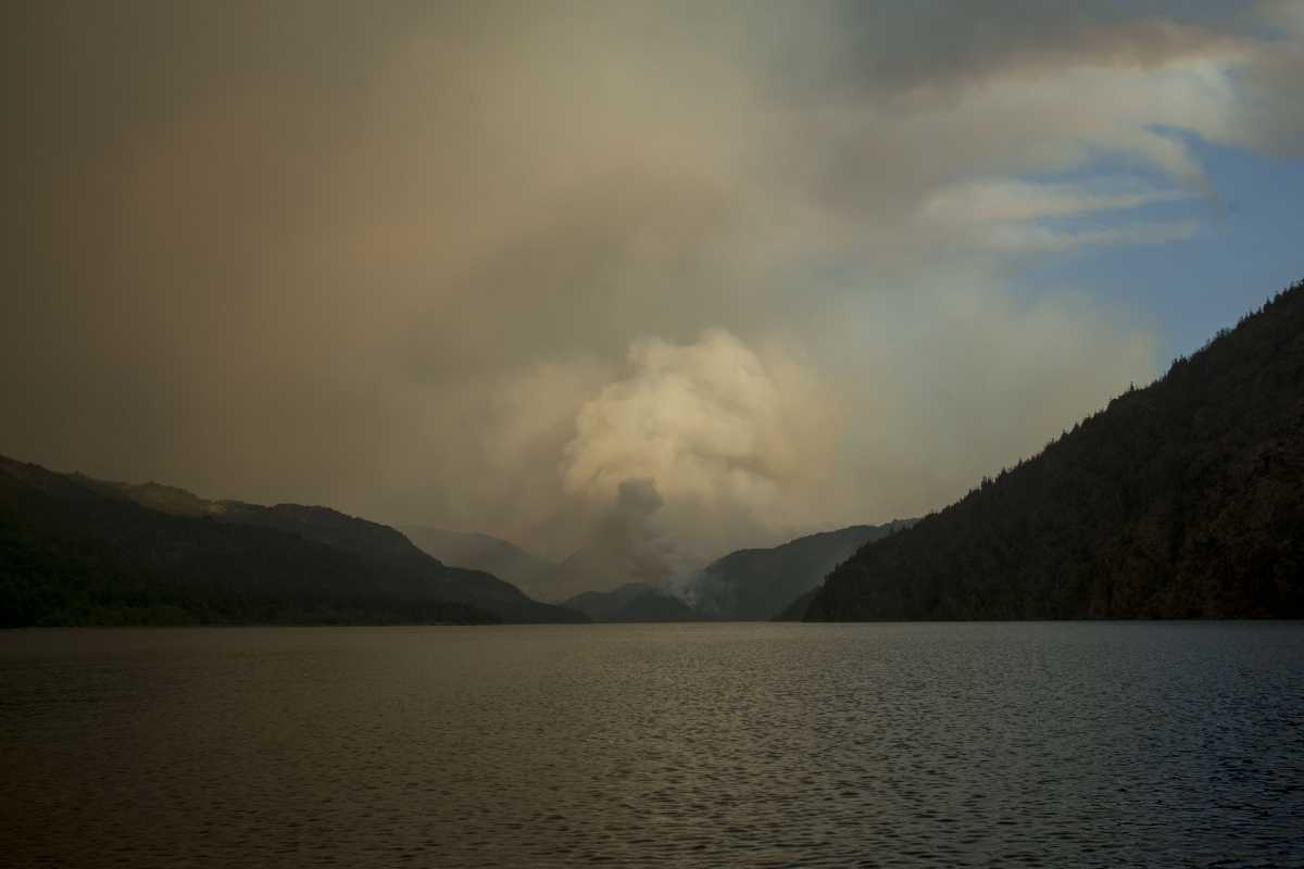 El incendio en la zona del lago Maritn y Steffen se originó luego de una tormenta eléctrica. Foto: archivo