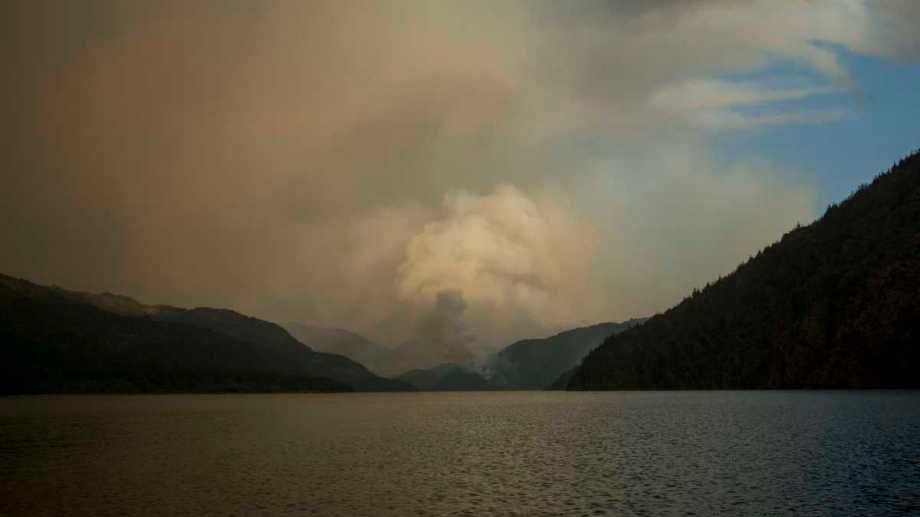 El incendio en la zona del lago Maritn y Steffen se originó luego de una tormenta eléctrica. Foto: archivo
