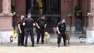 Amenaza de bomba en la Casa Rosada: la Policía Federal inspeccionó el edificio