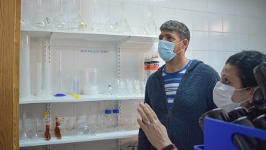 ablo Gutiérrez Colantuono visitó el laboratorio de medicamentos magistrales en Junín de los Andes, que se fortalecerá en 2022
