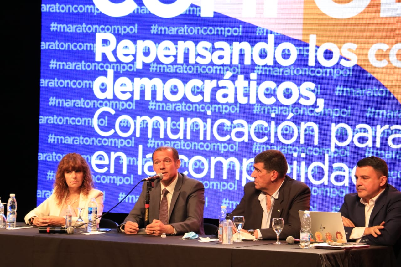 Gutiérrez dejó sus conceptos sobre la gobernanza en la apertura de la Maratón de Comunicación Política. (Gentileza).-