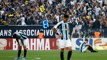 Las cargadas de los hinchas de Atlético Mineiro en el último partido contra Gremio. 