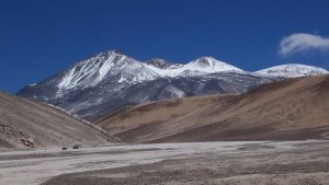 Buscan a dos montañistas franceses que se perdieron en el «Nevado Ojos del Salado» de Catamarca
