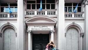 Argentina entra a una semana clave con el FMI tras perder u$s832 millones de reservas