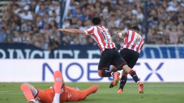 Leandro Díaz fue uno de los jugadores destacados en el clásico platense.-