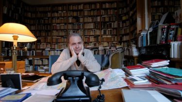 En mayo Anagrama tiene previsto lanzar "Tinta simpática", nueva novela del escritor francés y Premio Nobel de Literatura Patrick Modiano.