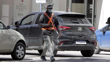 Estacionamiento, colectivos, cementerio, recolección de residuos: los servicios a revisar cuando hay feriado. (Archivo Oscar Livera).-