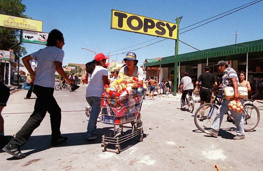La cadena local de supermercados fue la que más sufrió los saqueos. Foto: Archivo Río Negro.