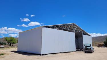 Una empresa dedicada a la fabricación de tubos de PVC comenzó a levantar  un galpón. Foto: Gentileza