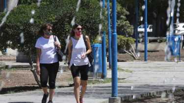 La mayoría de los casos de “golpes de calor” se orginan en deportistas que realizan prácticas durante la tarde. Foto Juan Thomes.