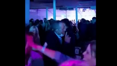 Uno de los momentos de la fiesta, en la que no respetaron las medidas sanitarias. 