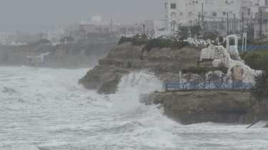 La furia marítima sorprendió a los vecinos de la ciudad costera. Foto: Martín Brunella.-