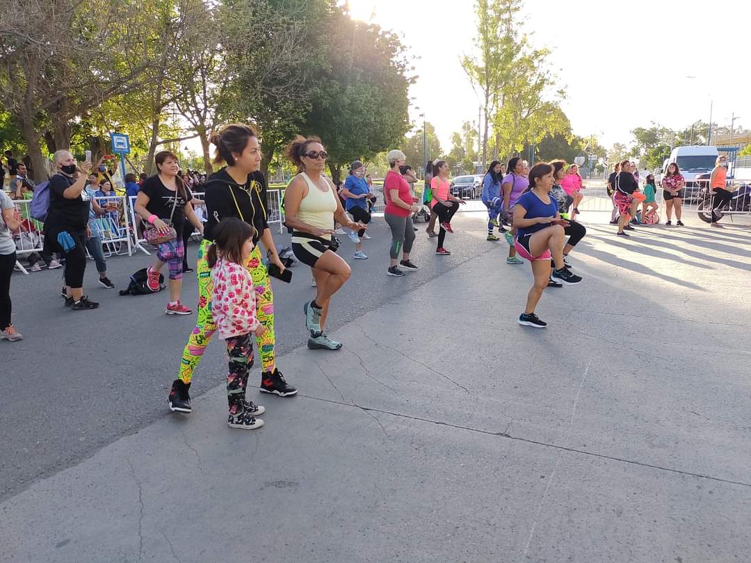 Participar de las clases de zumba tenían un costo de 150 pesos. Foto gentileza