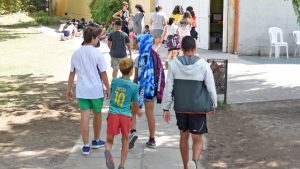 Postergaron, pero no suspendieron las colonias de vacaciones en Neuquén