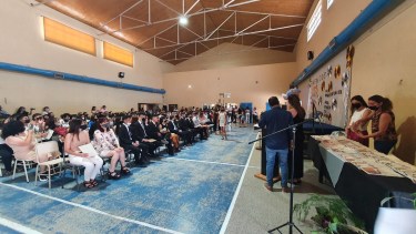 En el CET 3 la ceremonia se realizó el 17 de diciembre, en el SUM y egresaron unos 90 alumnos. Foto gentileza.