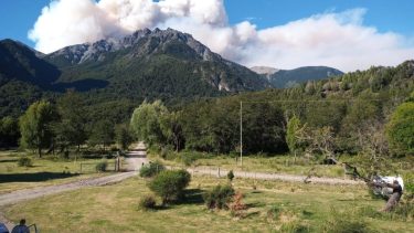 Los vecinos advierten que los vientos pueden cambiar y generar mayor daño. Foto: gentileza.-