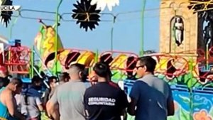 Pánico en La Lucila del Mar, al descarrilar un juego de un parque de diversiones
