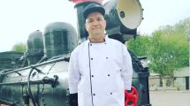 Imagen de Las Grutas: trabaja de carnicero y se perfila como muy buen cocinero en el balneario