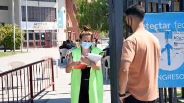 El estadio Ruca Che funcionó como centro de hisopados y de vacunación. Foto archivo: Florencia Salto