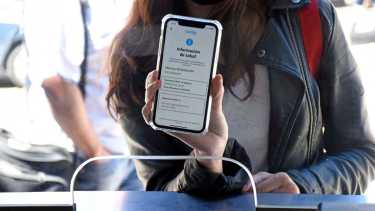 En la aplicación Cuidar se puede obtener el pase sanitario que acredita las dos dosis de vacunas. Archivo