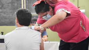 Quiénes recibirían una cuarta dosis de la vacuna contra el coronavirus en el país