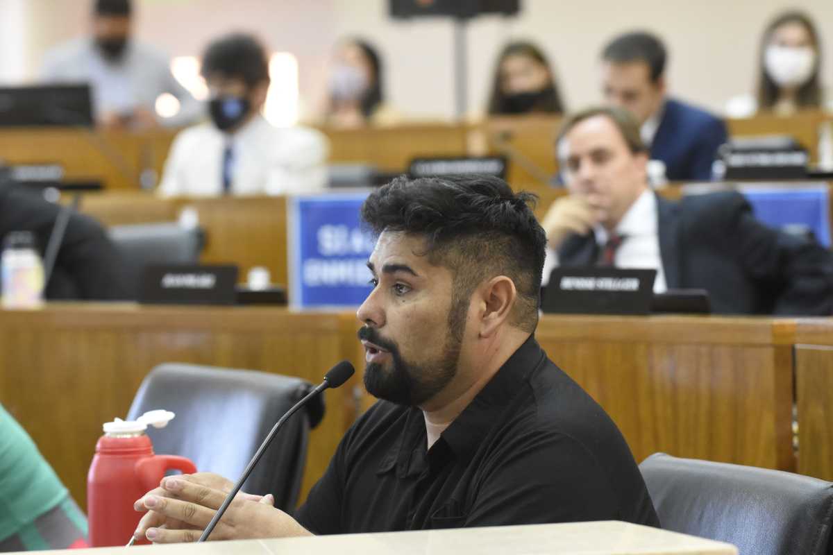 César Parra adelantó que espera el voto favorable el 16 de junio para mejorar la provisión de garrafas en los sectores donde no hay servicio en Neuquén (foto Florencia Salto )