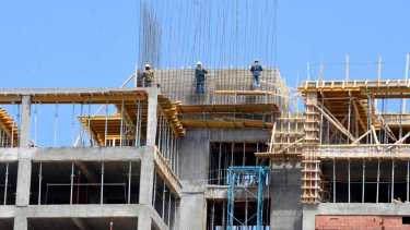 La obras públicas y particulares, sumadas a las que demanda la industria petrolera, impulsan los números. Foto: Florencia Salto.