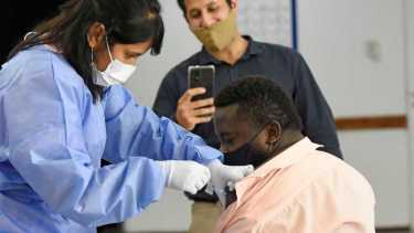 En Neuquén insisten en la vacunación a niños, niñas y adolescentes entre 3 y 17 años. (foto: Florencia Salto)