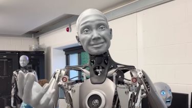 De película: los impactantes gestos humanos de un robot