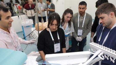 Nuestros médicos: anestesiólogos, los que se ocupan de que no sintamos dolor