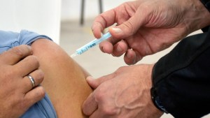 «Llegó la gripe antes que la vacuna»: reclaman por un retraso en las partidas para Roca