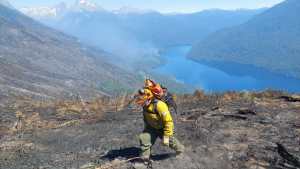 A casi 2 meses, declaran contenidos la mayoría de los sectores del incendio del lago Martin