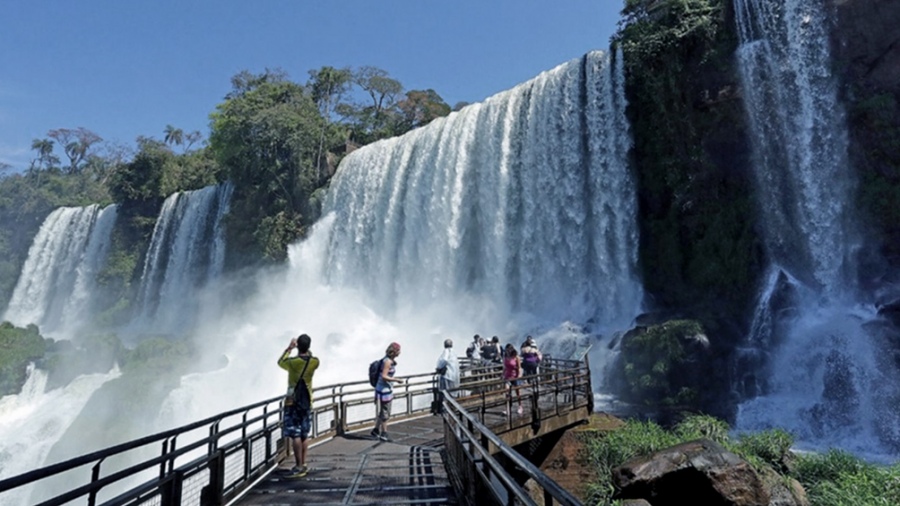 El turismo crece en el Parque Nacional Iguazú. Foto: Télam.