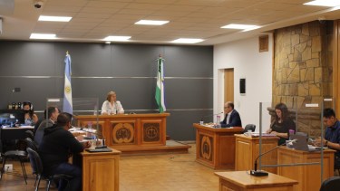 El fiscal Guillermo Lista relató los hechos que se le atribuyeron al policía acusado en la primera audiencia del juicio que comenzó este miércoles en Bariloche. (foto gentileza)