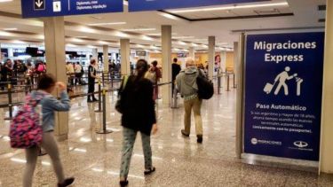 Estados Unidos elevó la advertencia para viajar a la Argentina por los casos de coronavirus