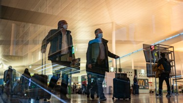 El pasajero infectado había llegado desde Sudáfrica hace unos días. 