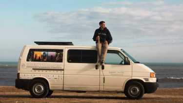 La próxima aventura de Gastón, un viaje hasta el sur del país por la costa para luego remontar hacia el norte por la cordillera con Expo Identidades, su muestra fotográfica itinerante. Foto: Araceli Rossetti