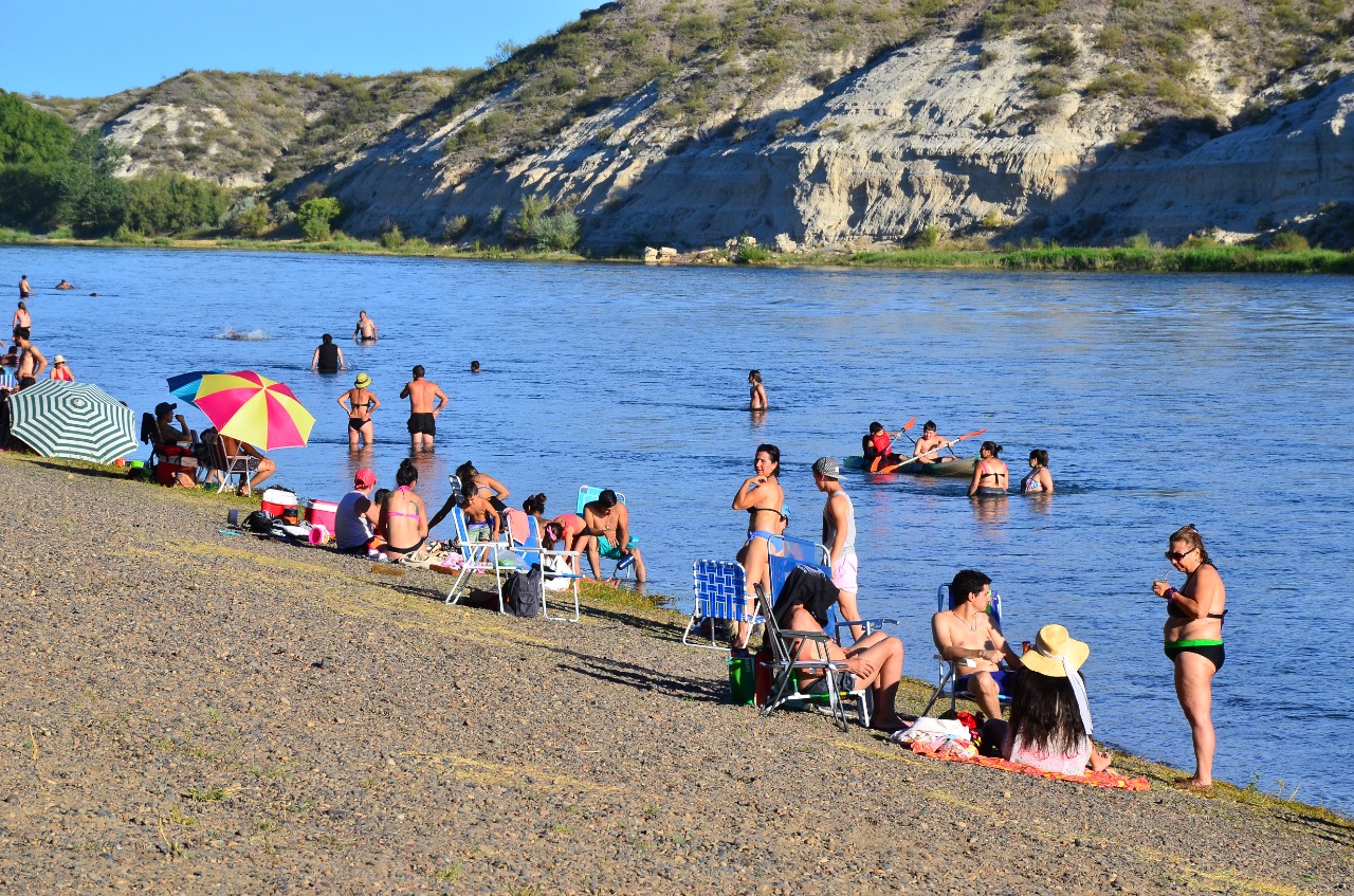 El balneario de la Isla 58 de Regina ya está habilitado para actividades acuáticas. (Foto Néstor Salas)