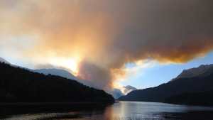 Incendio en lago Steffen: “Estamos viviendo un infierno en la montaña”