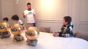 Video: las divertidas preguntas de Thiago Messi a su papá, Lionel, sobre el Balón de Oro