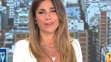 Al despedirse, la periodista se quebró al aire y generó cientos de comentarios entre sus pares.-