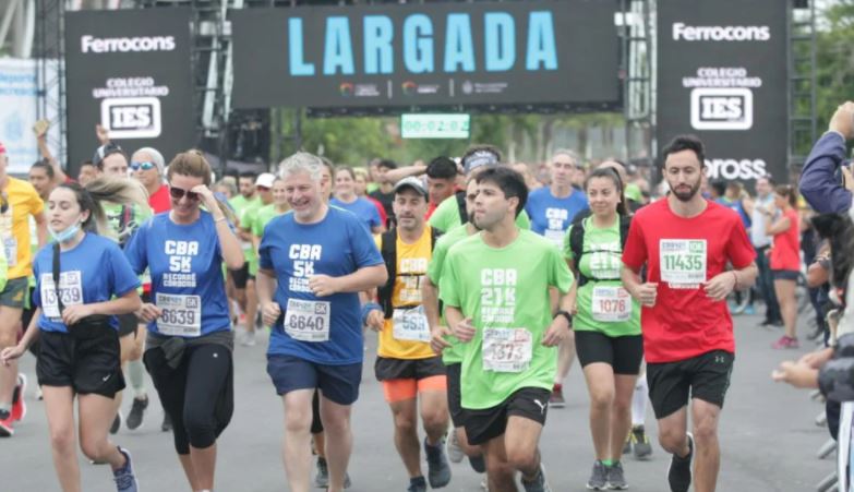 De la "Maratón CBA 42 K, Recorré Córdoba" participaron casi 14.000 personas.
