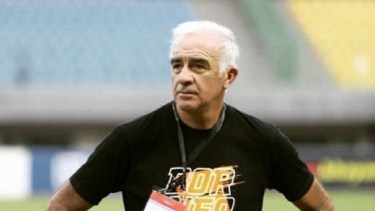 Gómez vuelve al fútbol argentino para dirigir a Deportivo Armenio