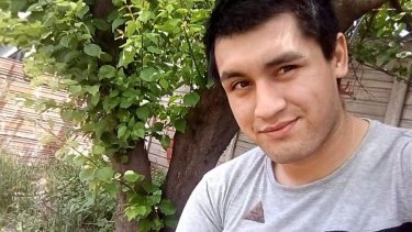 Nuñez circulaba de a pie cuando fue embestido por el vehículo, cuyo conductor no lo socorrió.-