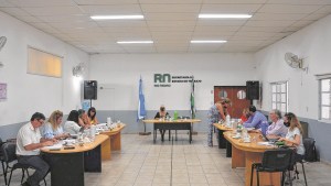La suba salarial de febrero para estatales de Río Negro no llegará a los docentes